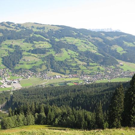 Haus Hirzinger Apartamento Brixen im Thale Exterior foto